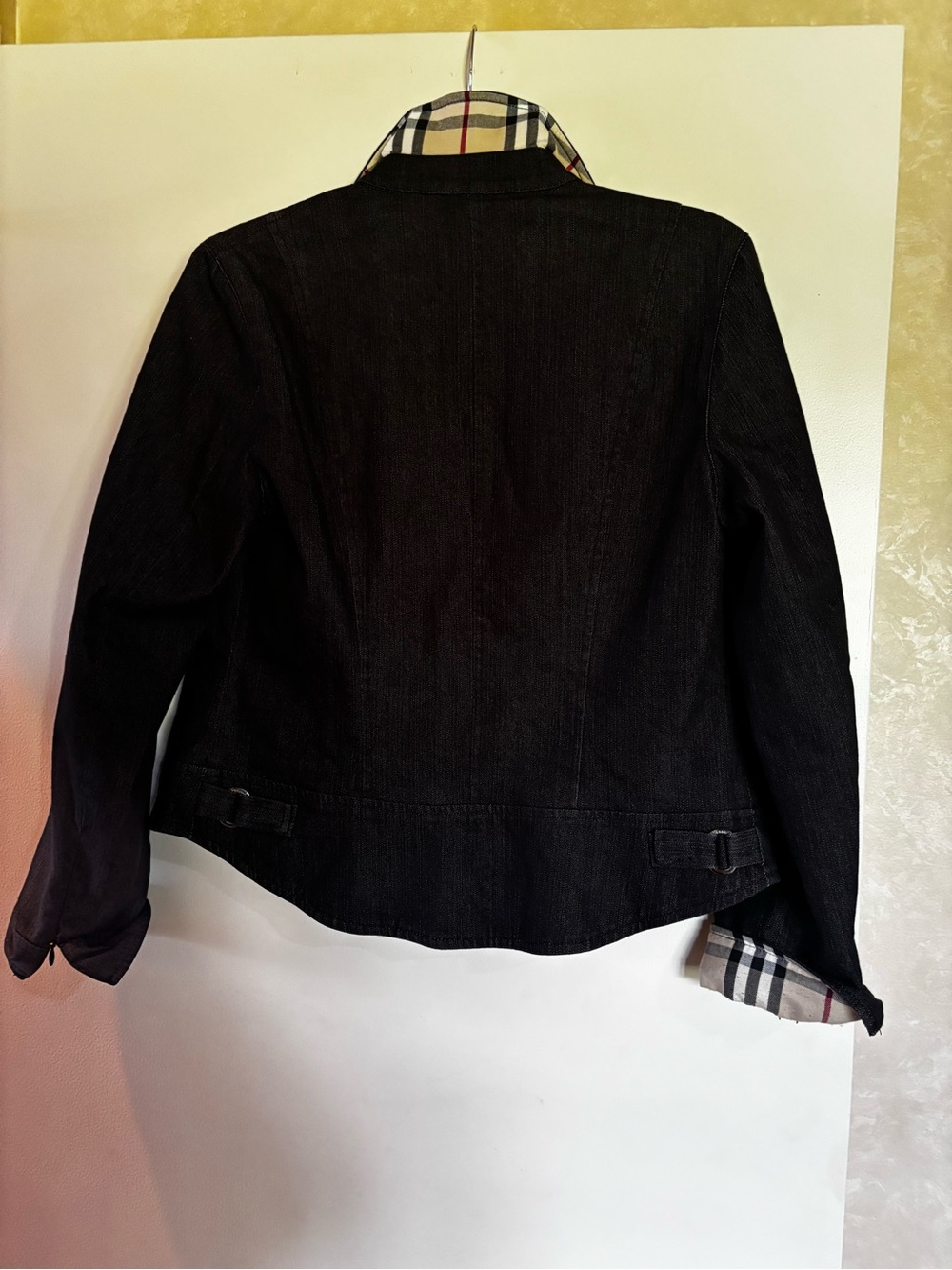 Burberry Black Denim Jacket with Beige Nova Check Lining - Picture 2 of 9
